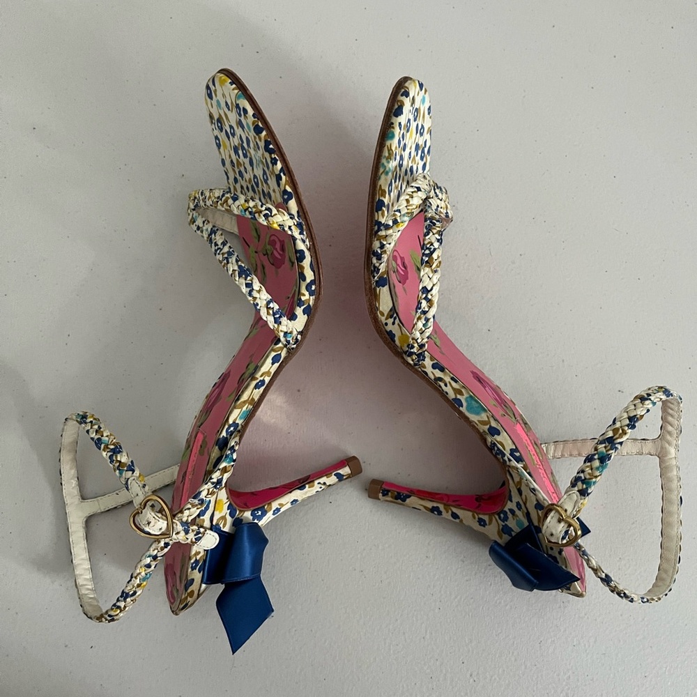 LIMITED EDITION Betsey Johnson BLUE BOW Floral STILETTO Size 10M - Picture 3 of 9